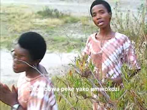 Mwamba uliopasuka by Frere Manu