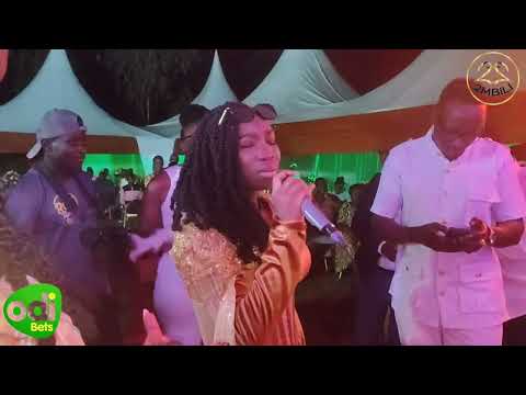 GROWN AMANI G EMOTIONALLY SINGS FOR HER FATHER WUOD FIBI DURING HIS DOWRY PAYMENT IN KISUMU