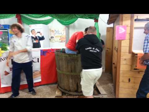 Festeggiamenti bagnati (la vendetta dell'anguria)