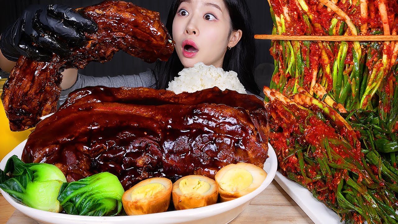 ASMR MUKBANG | 녹아버리는 통돼지고기조림 ★ 집 파김치! 레시피 & 먹방 Whole Braised Pork Belly & Spicy Green Onion Kimc