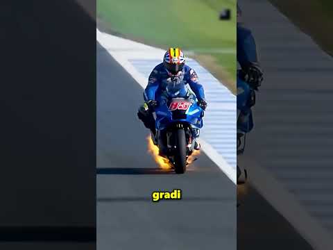 Ecco come bevono l'acqua i piloti di MotoGP durante le gare 😱