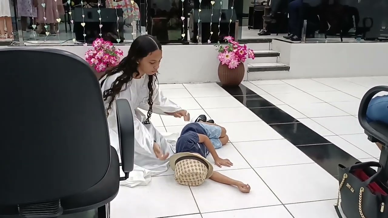 Encenação o Bom Samaritano - Culto das Crianças