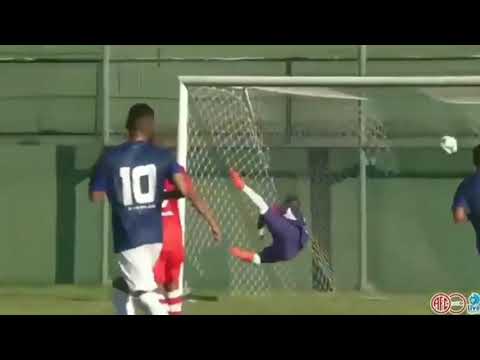 Vinícius Santos - Meia Atacante