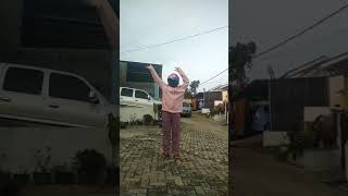 Download lagu Lagi viral! joget pake helm (Helm dance challenge) mp3