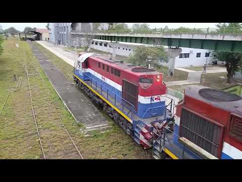 Alco (8232)+ Alco (8267) con un Tren Cargado a su pasó por "Estacion La banda" en plena mañana 🚂🌧️🇦🇷