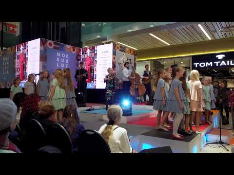 LAULUPESA JA CURLY STRINGS - MAAILM HELISEB | SÜGISENE MOEKUULUTAJA 12.10.2019