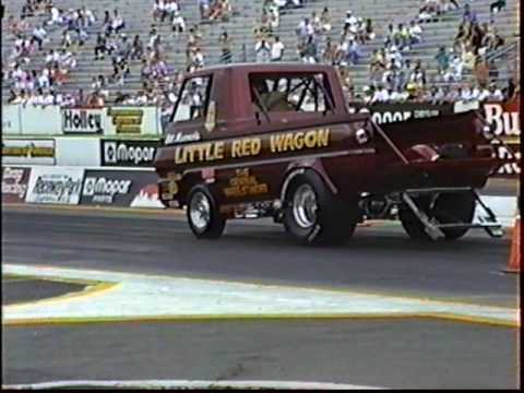 Vintage little red wagon etown