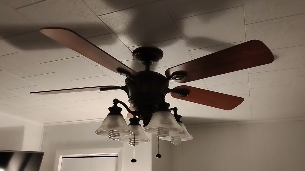 5 Things You Should Never Do To Your Ceiling Fan 
