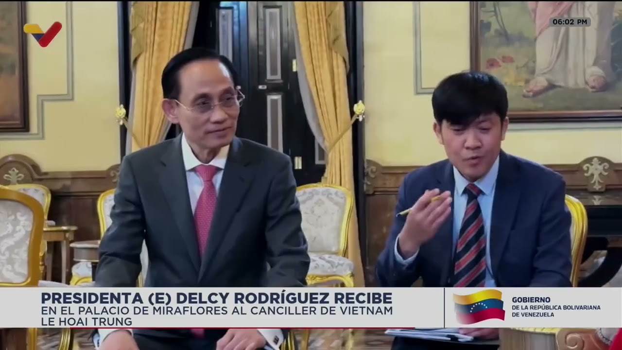Delcy Rodríguez recibe al canciller de Vietnam, Le Hoai Trung
