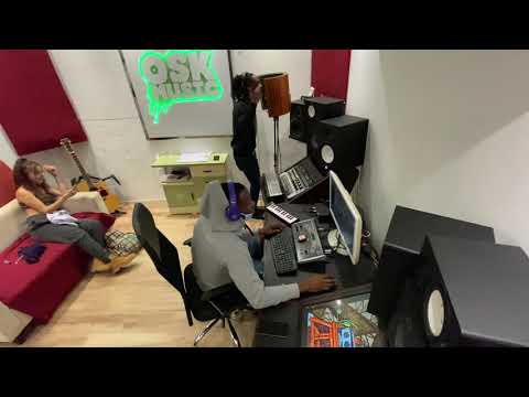 Joel Rd X Chocolatino X Adrius componiendo