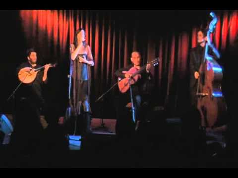 Alexandra Guimarães - Com que voz