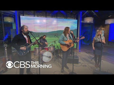 Saturday Sessions: Bonny Light Horseman performs "The Roving"