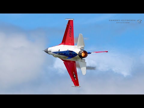 (4K) F-16 Viper Demo Team | Quinte International Air Show 2024