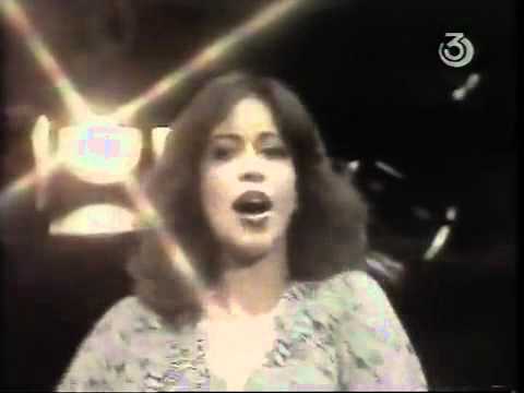 Video thumbnail for Shir Ahava Lachayal - שיר אהבה לחייל