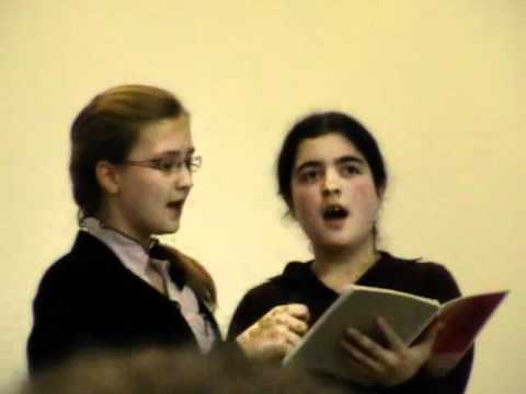 Apartin regelui (Monica si Dora)