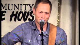 Andrew Peterson sings &quot;World Traveler&quot;