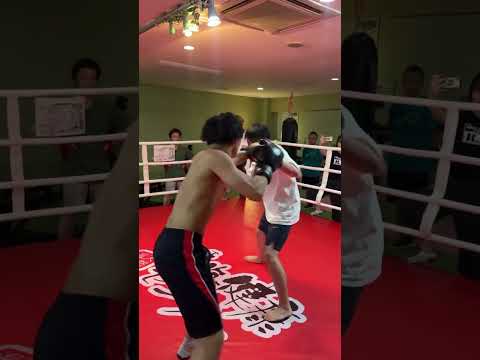 スパーリングの様子です