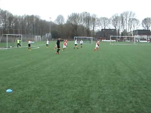 Tweede helft DOVO JO11-2 - Hoogland JO11-1 competitie