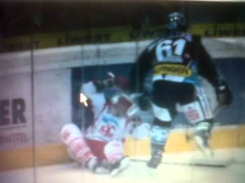 Patrick Spannring what a hit ! (Blackwings Linz vs. KAC) -