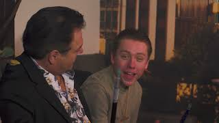 Sidney Bischoff & Sidney Jr - Helemaal Lijp Met M'n Shisha Pijp video