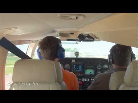 Piper Seneca III Take off 2300ft/700m runway Full 1080 HD
