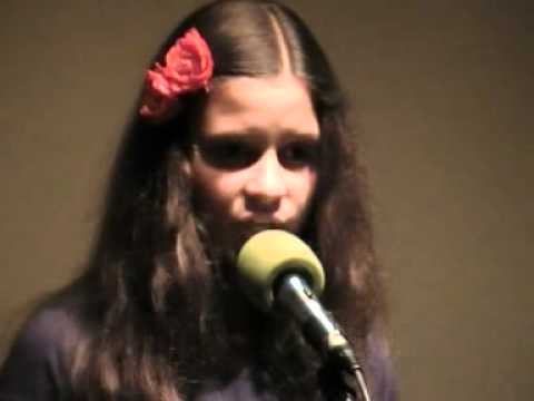 MAŁA KOŁYSANKA śpiewa Zofia Sydor