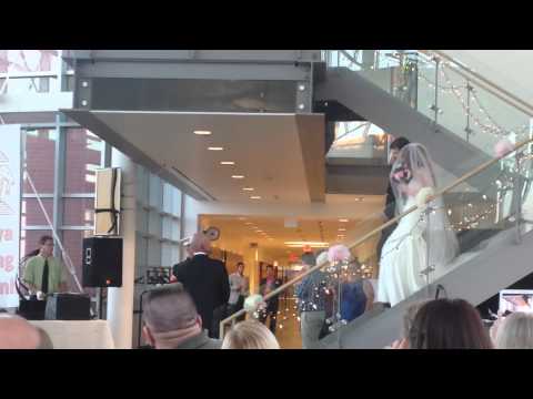 Marine surprises sister at her wedding