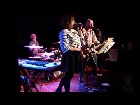 Robyn G Shiels - An offering as such (Live at The Black Box)