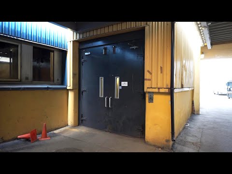 1960s? Fortuna traction freight elevator (1999 mod by Access) @ Østre Aker vei 243, Oslo, Norway