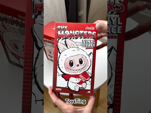 Vídeo relacionado con POP MART The Monsters Coca-Cola Series-Vinyl Face Plush Pendant de Acción Popular Figura Coleccionable y Adorable Juguete Artístico Regalo Creativo 1PC