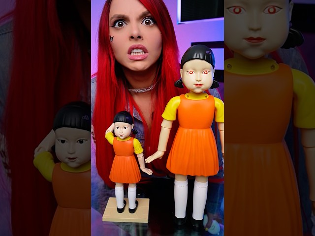 Vídeo relacionado con IMC Toys Figura Young-Hee de El Juego del Calamar, Juega a Luz Roja, Luz Verde, 2 Sensores de Movimiento, Cabeza Giratoria, Sonido y los Ojos se Iluminan, para Coleccionismo, para Adultos +17 Años