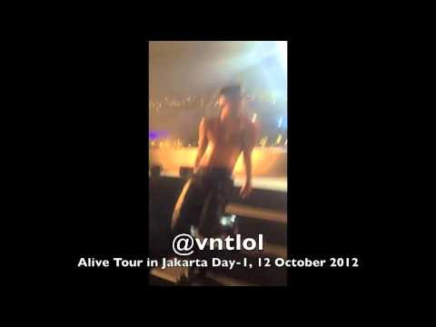121012 TAEYANG DANCING SHIRTLESS TO FANTASTIC BABY
