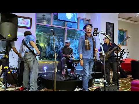 Tennessee Whiskey Cover By Virtuoso Band