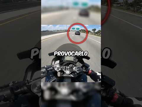 Biker Enfrenta a Policía Encubierto  😨