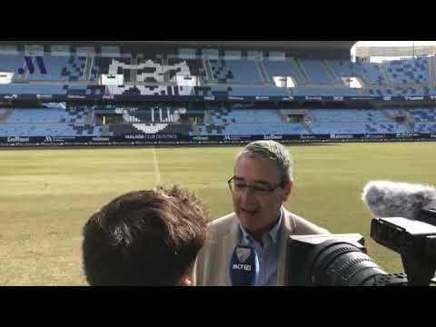 El presidente de la Diputacin de Mlaga, Francisco Salado, ha acudido hoy al Estadio de La Rosaleda para recoger su carn de socio del Mlaga C.F. para la nueva temporada