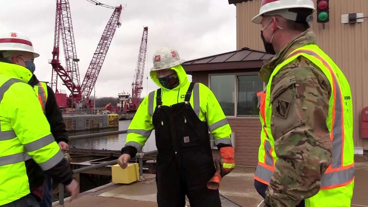 Illinois Waterway Fleet Conducts Critical Repairs at Lockport
