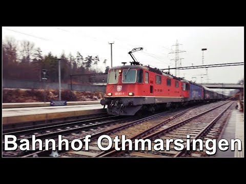 Swiss passenger and freight trains / Züge beim Bahnhof Othmarsingen, Kanton Aargau, Schweiz 2022