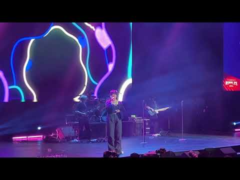 [FANCAM] 221126 AKDONG MUSICIAN (악뮤) - GIVE + 200% in MANILA #AKMUinManila #악동뮤지션 #AKMU