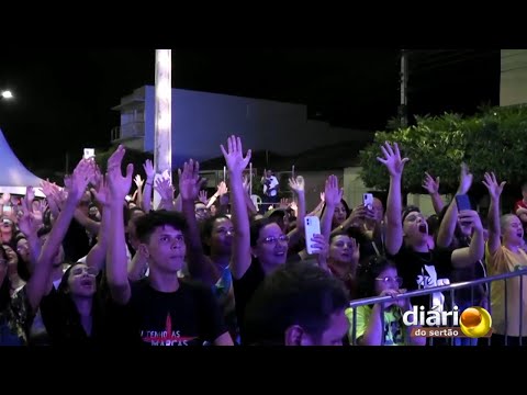 Shows Israel Salazar e Ana Nóbrega levam multidão a Marcha para Jesus 2022 em São José de Piranhas