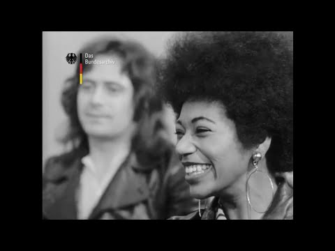 Les Humphries Singers with Liz Mitchell (UFA-Dabei 07.03.1972)