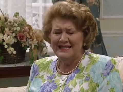 Keeping Up Appearances - Let There Be Light - S04 E07 Part 01
