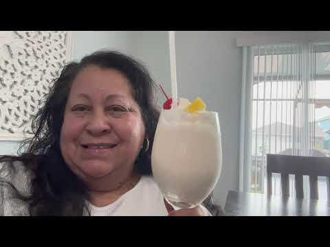 How to Make Piña Colada Coquito