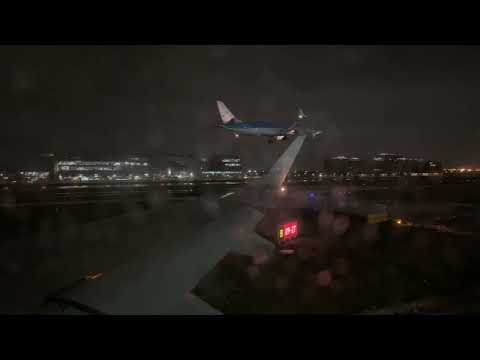 Full Power Night Takeoff at London City Airport | British Airways Embraer 190