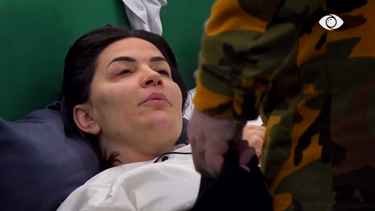 “Nuk kanë burrëri këta”/ Rozana bisedon me Gertin për banorët: Unë i dal përpara…