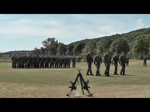 Teil 2/3  Gelöbnis 18.07.22 in Heideck. Vortreten der Fahnen- und Rekrutenabordnung