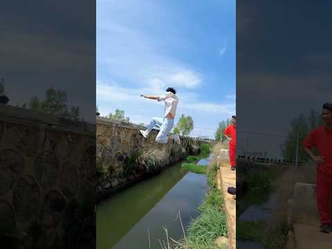 स्टंट के चक्कर में गिरा युवक ~mini wood toy-woodworking art skill wood _ hand crafts/skills #woodart