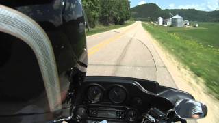 preview picture of video '2012 Harley Ultra Classic Test Ride from Waukon Harley-Davidson'
