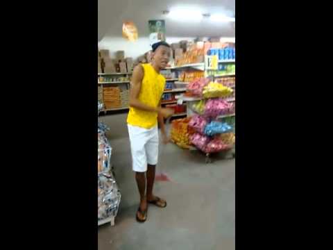 MC Diego Limara  varrendo o mercado