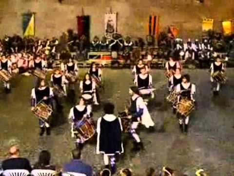 Gruppo Tamburi Offagna - Esibizione in Piazza della Contesa 2010