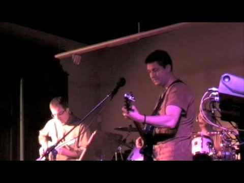 MADELGAIRE - Les murs sont le désir (Concert TPE 2008)
